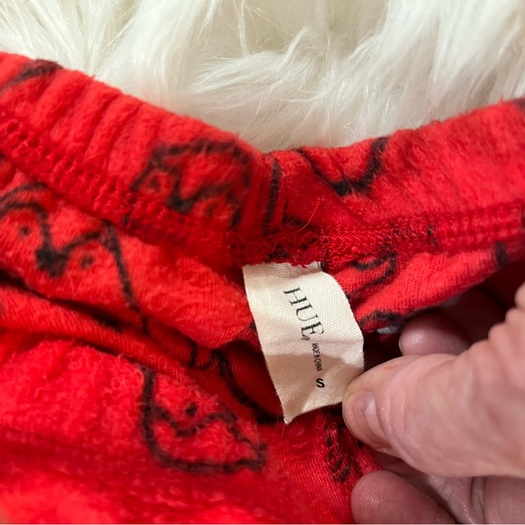 Hue penguin pajamas, long sleeve top and flannel bottom. Size small - Picture 10 of 11